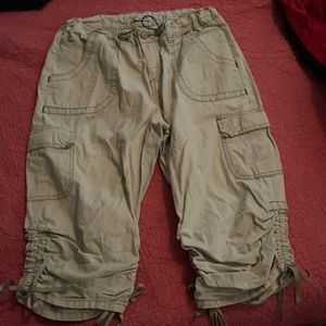 Women’s Union Bay Size 9 Beige Capris